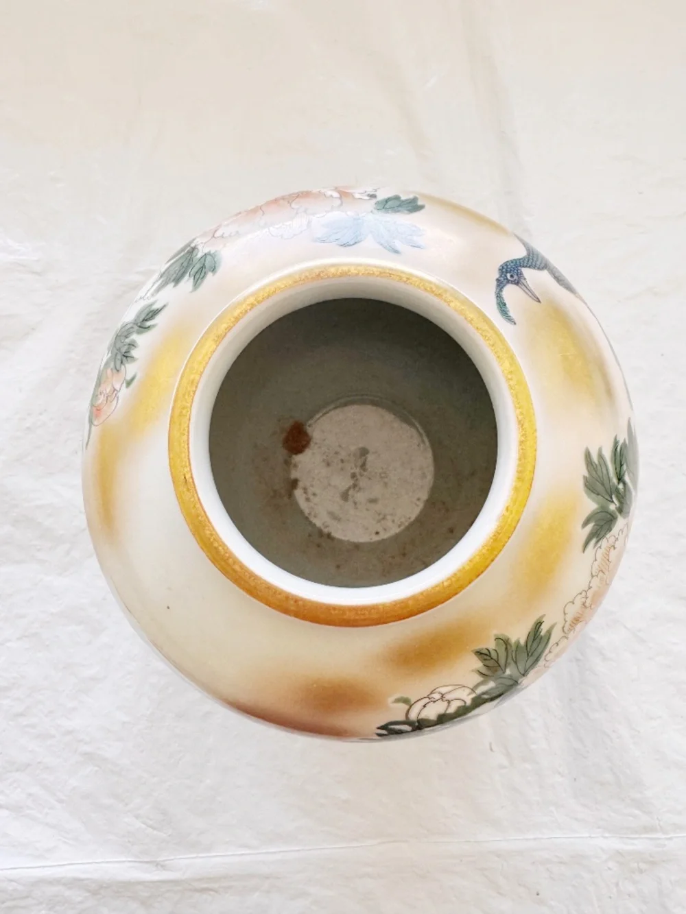 Vintage Kutani Japanese Urn Vase Hand Painted Peacock Peony Gold Cloud 6